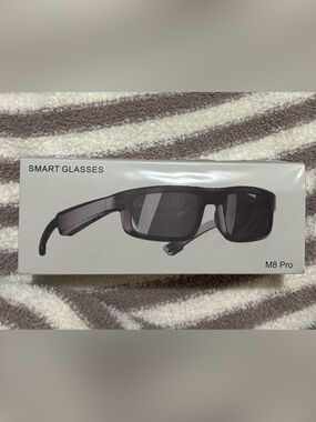 NWT Smart Polarized Sunglasses with Bluetooth